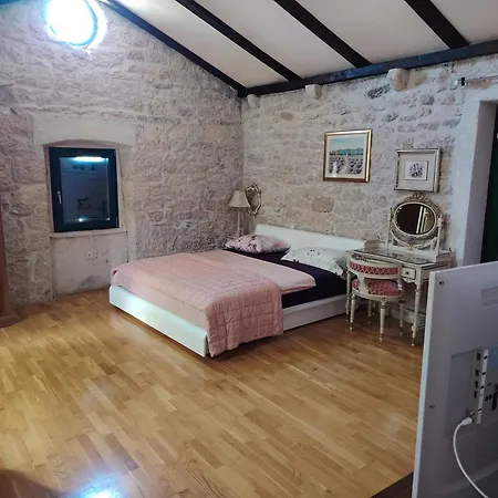 Rokovi Dvori Trbounje